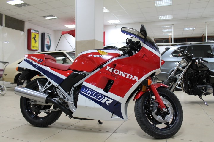 Honda 1000 vfr hotsell